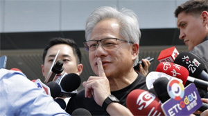 英伟达CEO黄仁勋抵台 戴千万名表 宴请台积电总裁魏