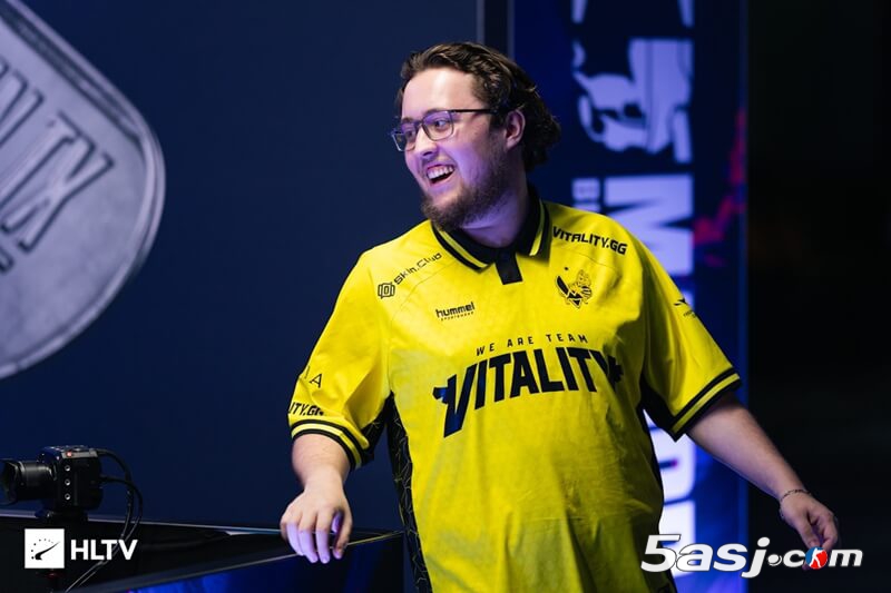 奥斯汀Major巅峰对决：s1mple/ZywOo/donk三代TOP1首度同台竞技