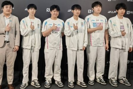 BLG横扫TES登顶登峰组！Knight点评Creme进步 ON自曝"带错天赋"