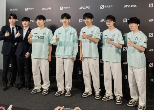 iG逆风翻盘2-1力克WBG！TheShy自曝'明知被针对却松懈'