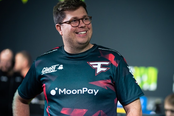 FaZe创始人放话：karrigan是绝对核心！Twistzz回归引爆六人阵容悬念