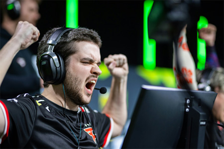 EPL S22地狱归来！FaZe 2-1逆转Aurora绝处逢生，大表哥寒王封神之战 