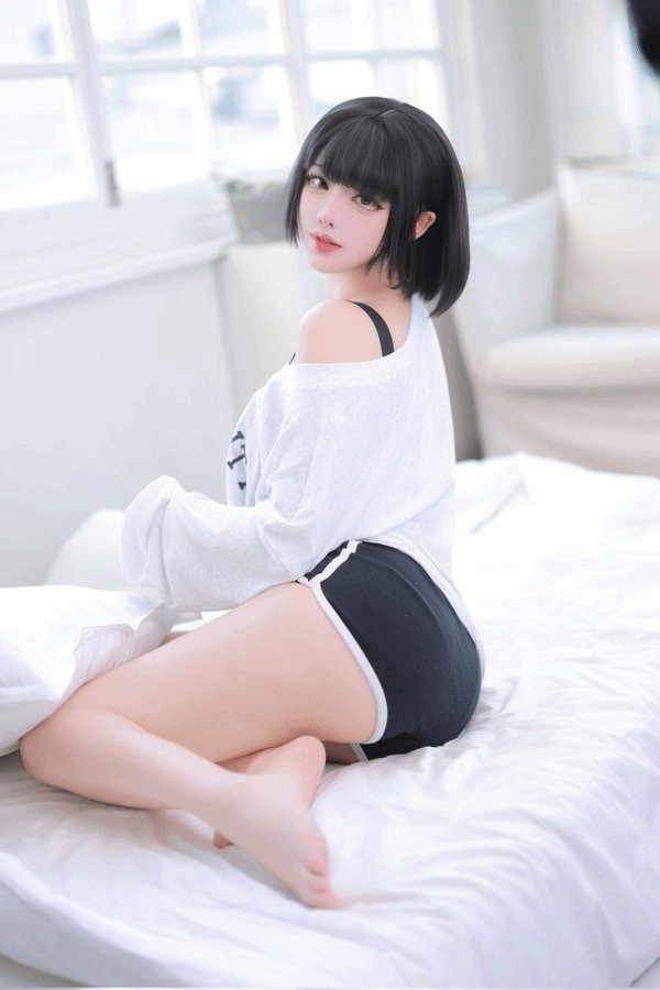 韩国知名Coser Yasal分享最新Cos美图：《妮姬》小红帽，《英雄联盟》女枪，刃影姐姐