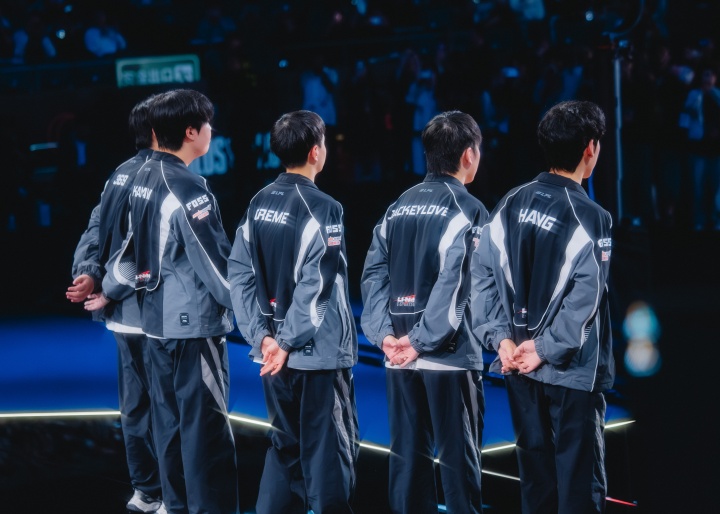 TES官博发文告别S15：很抱歉，我们糟糕的对局辜负了大家