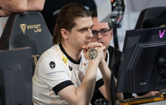 Fng盛赞Yamich与MidOne！MVP组合率MOUZ勇夺PGL瓦拉几