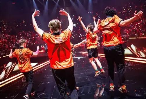 【电竞豪门年度复盘】Fnatic创始人专访：LOL西方赛区应引进部分东方顶尖人才