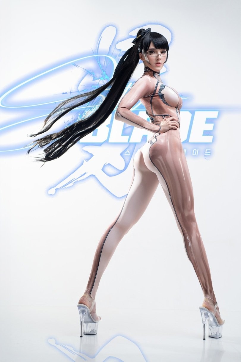 拉脱维亚知名coser兼模特Cos韩国动作游戏《星刃》女主角伊芙