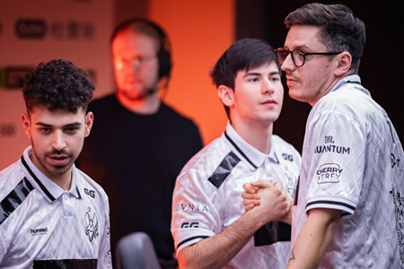 apEX爆猛料！Spinx离队前半年团队崩塌，ropz接棒狂揽9冠，Spirit成2026最大威胁！ 