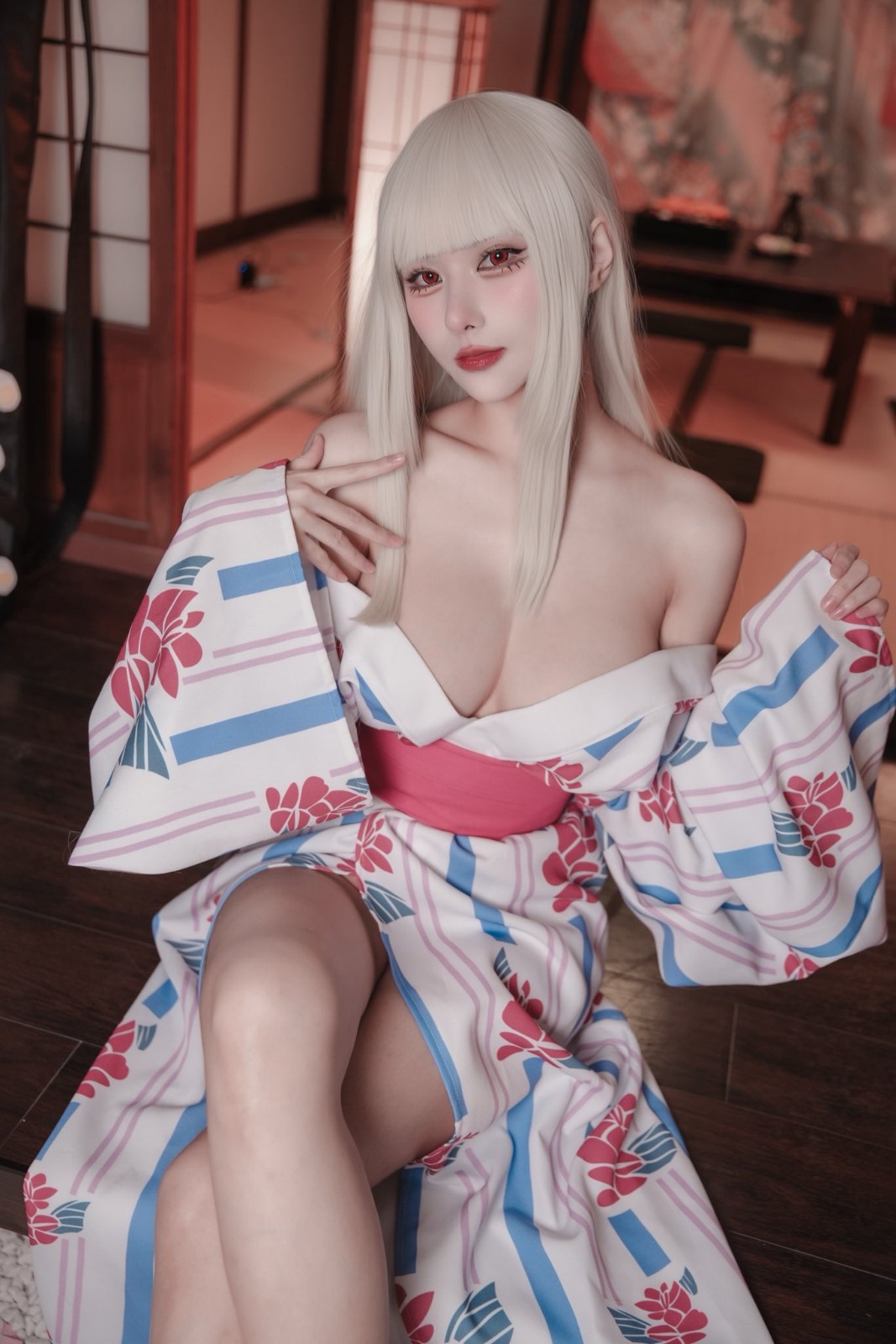 知名Coser小空Cos《棕色尘埃2》温泉剑客布莱德