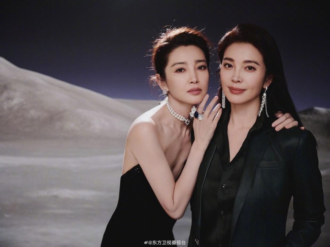李冰冰和妹妹李雪一起惊艳亮相:内娱冰雪奇缘姐妹花 李冰冰和妹妹李雪一起惊艳亮相:内娱冰雪奇缘姐妹花