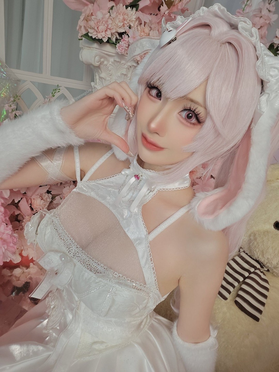 新加坡美女Cos多个游戏角色美照，性感曲线，诱人的大雷！