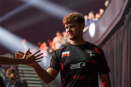 分析师怒评FaZe换帅：NEO离队只是“换躺椅”，战队痼疾未解，大换血迫在眉睫！