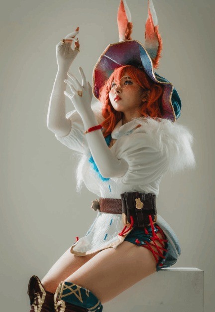 韩国知名美女Coser演绎《英雄联盟》阿萝拉，可爱与性感之间的独特魅