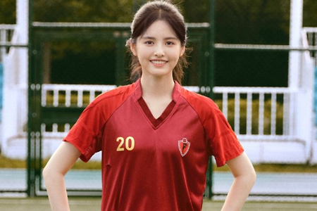 周星驰2026力捧星女郎，雪野《功夫女足》定妆照
