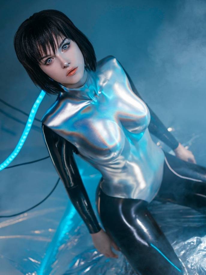 俄罗斯美女分享《新攻壳机动队2026》草薙素子Cos美图